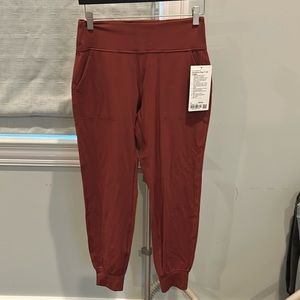 Lululemon Align high rise jogger, in “mulled wine”, size 8, NWT